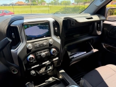 Used 2021  GMC Sierra 1500 4WD Crew Cab 147" Elevation w&sol;3SB at Drive Now Westlake near Westlake&comma; OH