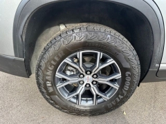 Used 2024  GMC Acadia AWD 4dr AT4 at Drive Now Westlake near Westlake&comma; OH