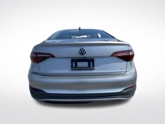 Used 2024  Volkswagen Jetta SE Auto at Drive Now Westlake near Westlake&comma; OH