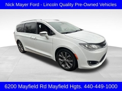 Used 2018  Chrysler Pacifica 4d Wagon Limited at DriveNow Mayfield near Mayfield Heights&comma; OH