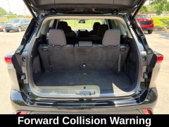 Used 2023  Toyota Highlander LE AWD &lpar;Natl&rpar; at Drive Now Westlake near Westlake&comma; OH