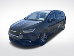 Used 2023  Chrysler Pacifica Touring L FWD at DriveNow Mayfield near Mayfield Heights&comma; OH