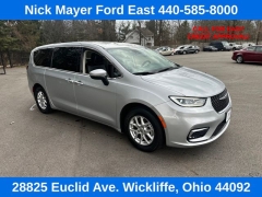 Used 2023  Chrysler Pacifica Touring L FWD at Drive Now Westlake near Westlake&comma; OH
