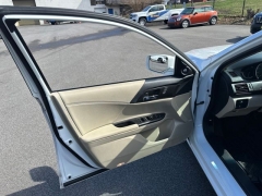 Used 2013  Honda Accord Sdn 4dr V6 Auto EX-L at Drive Now Westlake near Westlake&comma; OH