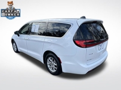 Used 2024  Chrysler Pacifica Touring L FWD at DriveNow Mayfield near Mayfield Heights&comma; OH