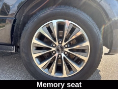 Used 2017  Lincoln Navigator 4d SUV 4WD Select at Drive Now Westlake near Westlake&comma; OH