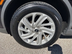 Used 2023  Lincoln Corsair Standard AWD at DriveNow Mayfield near Mayfield Heights&comma; OH