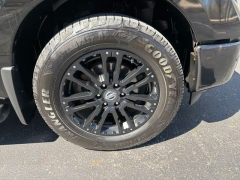 Used 2018  Nissan Titan 4x4 Crew Cab SV at Drive Now Westlake near Westlake&comma; OH