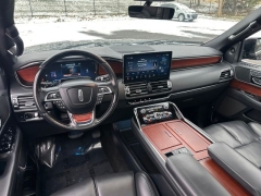 Used 2024  Lincoln Navigator L Premiere 4x4 at Drive Now Westlake near Westlake&comma; OH