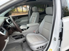 Used 2021  GMC Acadia FWD 4dr SLT at DriveNow Mayfield near Mayfield Heights&comma; OH