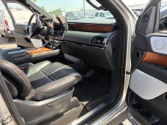Used 2024  Lincoln Navigator L Black Label 4x4 at Drive Now Westlake near Westlake&comma; OH