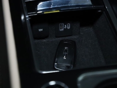 Used 2023  Lincoln Corsair Reserve FWD at DriveNow Mayfield near Mayfield Heights&comma; OH