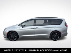 Used 2018  Chrysler Pacifica 4d Wagon Touring L at Drive Now Westlake near Westlake&comma; OH
