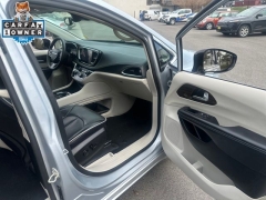 Used 2023  Chrysler Pacifica Limited FWD at DriveNow Mayfield near Mayfield Heights&comma; OH