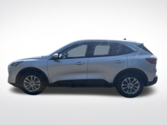 Used 2020  Ford Escape 4d SUV FWD SE at Drive Now Westlake near Westlake&comma; OH
