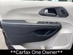 Used 2023  Chrysler Pacifica Touring L FWD at Drive Now Westlake near Westlake&comma; OH