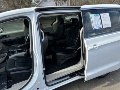 Used 2024  Chrysler Pacifica Touring L FWD at DriveNow Mayfield near Mayfield Heights&comma; OH