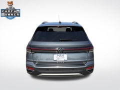 Used 2025  Volkswagen Taos SE FWD at Drive Now Westlake near Westlake&comma; OH