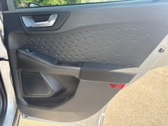 Used 2020  Ford Escape 4d SUV FWD SE at Drive Now Westlake near Westlake&comma; OH
