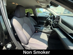Used 2023  Toyota Highlander LE AWD &lpar;Natl&rpar; at Drive Now Westlake near Westlake&comma; OH