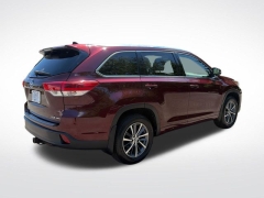 Used 2017  Toyota Highlander V6 AWD &lpar;Natl&rpar; at Drive Now Westlake near Westlake&comma; OH