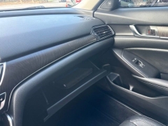 Used 2019  Honda Accord Sedan 4d EX-L 1&period;5L at Drive Now Westlake near Westlake&comma; OH