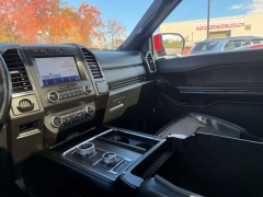 Used 2021  Ford Expedition Limited 4x4 at Drive Now Westlake near Westlake&comma; OH