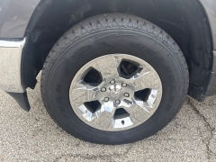 Used 2019  Ram 1500 Big Horn&sol;Lone Star 4x4 Crew Cab 5'7" Box at Drive Now Westlake near Westlake&comma; OH