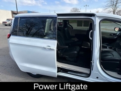 Used 2024  Chrysler Pacifica Touring L FWD at DriveNow Mayfield near Mayfield Heights&comma; OH