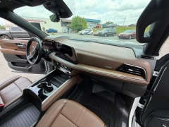 Used 2025  Chevrolet Suburban 4WD 4dr High Country at Drive Now Westlake near Westlake&comma; OH