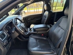 Used 2018  Nissan Titan 4x4 Crew Cab SV at Drive Now Westlake near Westlake&comma; OH