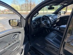 Used 2018  Nissan Titan 4x4 Crew Cab SV at Drive Now Westlake near Westlake&comma; OH