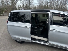 Used 2023  Chrysler Pacifica Limited FWD at DriveNow Mayfield near Mayfield Heights&comma; OH
