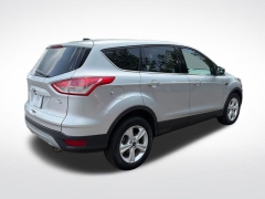 Used 2016  Ford Escape 4d SUV 4WD SE at Drive Now Westlake near Westlake&comma; OH