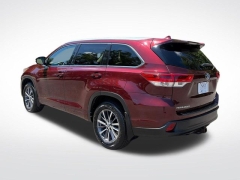 Used 2017  Toyota Highlander V6 AWD &lpar;Natl&rpar; at Drive Now Westlake near Westlake&comma; OH