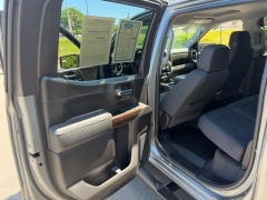 Used 2021  GMC Sierra 1500 4WD Crew Cab 147" Elevation w&sol;3SB at Drive Now Westlake near Westlake&comma; OH