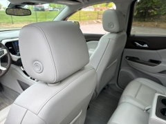 Used 2021  GMC Acadia FWD 4dr SLT at DriveNow Mayfield near Mayfield Heights&comma; OH