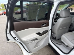 Used 2021  GMC Acadia FWD 4dr SLT at DriveNow Mayfield near Mayfield Heights&comma; OH