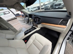 Used 2022  Volvo XC90 T6 AWD Momentum 6P at Drive Now Westlake near Westlake&comma; OH