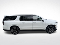 Used 2025  Chevrolet Suburban 4WD 4dr High Country at Drive Now Westlake near Westlake&comma; OH