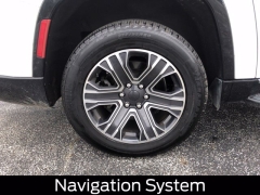 Used 2024  Jeep Wagoneer L Series II 4x2 &ast;Ltd Avail&ast; at Drive Now Westlake near Westlake&comma; OH