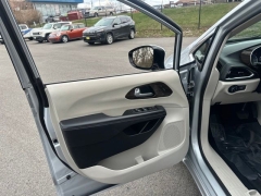 Used 2023  Chrysler Pacifica Limited FWD at DriveNow Mayfield near Mayfield Heights&comma; OH