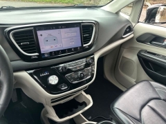 Used 2024  Chrysler Pacifica Touring L FWD at Drive Now Westlake near Westlake&comma; OH