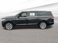 Used 2024  Lincoln Navigator L Premiere 4x4 at Drive Now Westlake near Westlake&comma; OH