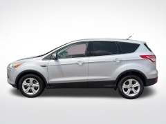 Used 2016  Ford Escape 4d SUV 4WD SE at Drive Now Westlake near Westlake&comma; OH