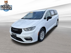 Used 2024  Chrysler Pacifica Touring L FWD at DriveNow Mayfield near Mayfield Heights&comma; OH