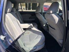 Used 2022  Toyota Highlander LE AWD at DriveNow Mayfield near Mayfield Heights&comma; OH