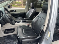 Used 2023  Chrysler Pacifica Limited FWD at DriveNow Mayfield near Mayfield Heights&comma; OH