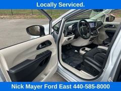 Used 2023  Chrysler Pacifica Touring L FWD at Drive Now Westlake near Westlake&comma; OH