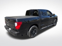 Used 2018  Nissan Titan 4x4 Crew Cab SV at Drive Now Westlake near Westlake&comma; OH